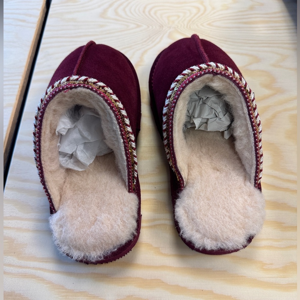 Bearpaw Tanya Suede Embellished Slipper - Picture 6 of 9
